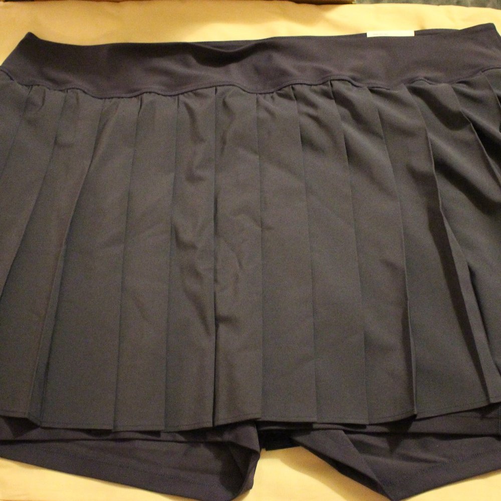 Old Navy Navy Pleated Skort